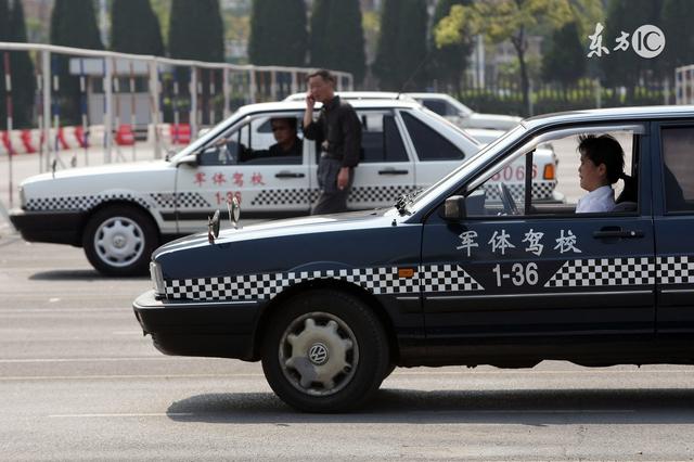 驾照考试遇到下大雨怎么办？看完这些准保你通过考试