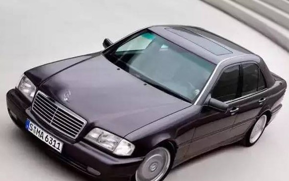 马云开的什么车 马云迈巴赫、宝马、奔驰等座