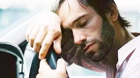 为什么司机一上高速就犯困,这样很危险,老司机