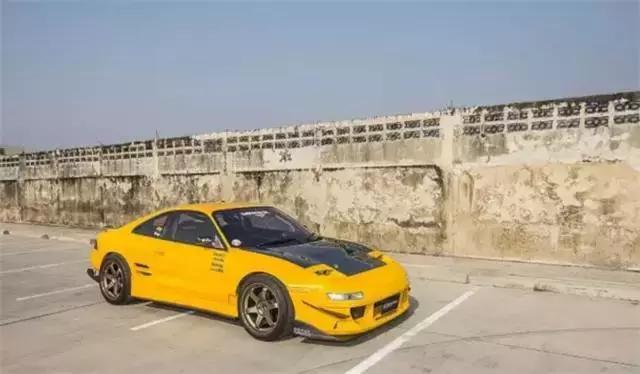 陈浩南座驾 车主花几万块 改装成3000万超跑 妹子排队上车 新闻详情 买车网