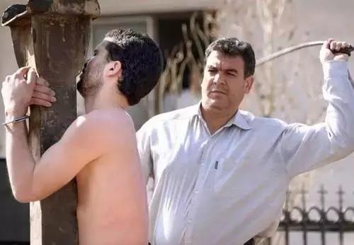 德国允许裸体开车！新加坡违法鞭刑！那么问题来了，中国呢？