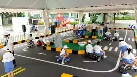 德国允许裸体开车！新加坡违法鞭刑！那么问题来了，中国呢？