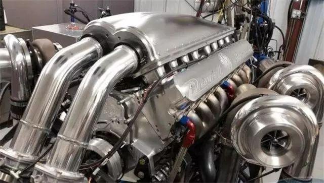 超跑终结者,V16发动机,最大马力5000匹,百公里