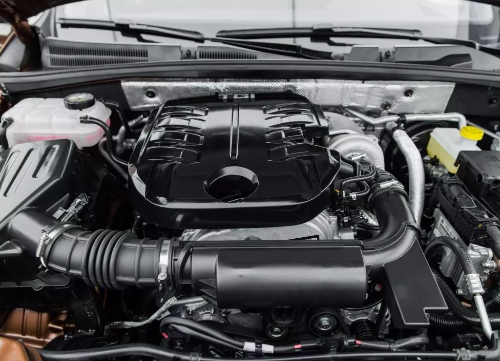 动力方面,该车搭载了一台代号为20l4e的2.