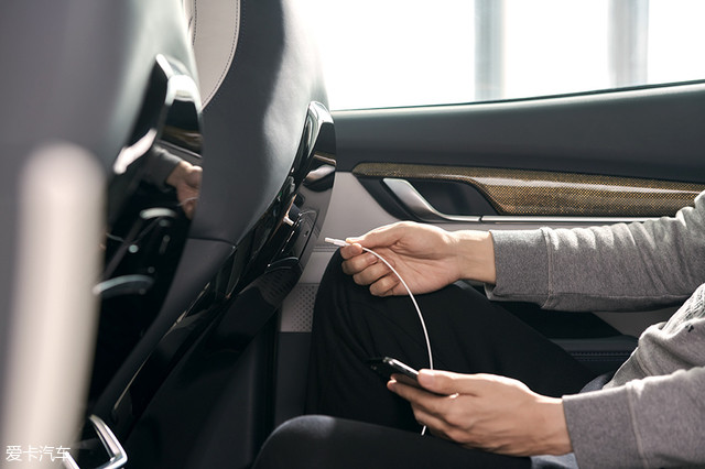 妥妥的,请转账付费! 全面解析威马EX5