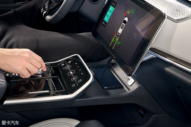 妥妥的,请转账付费! 全面解析威马EX5