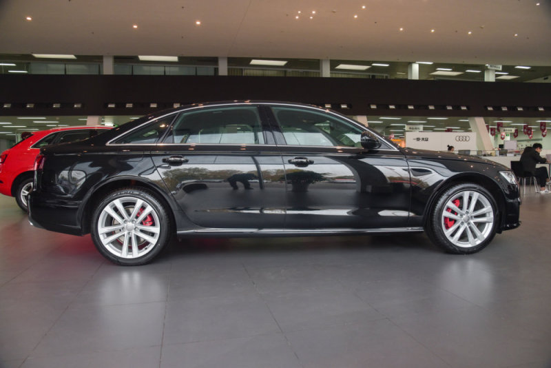 林肯大陆对比奥迪a6-林肯大陆对比奥迪a6有什