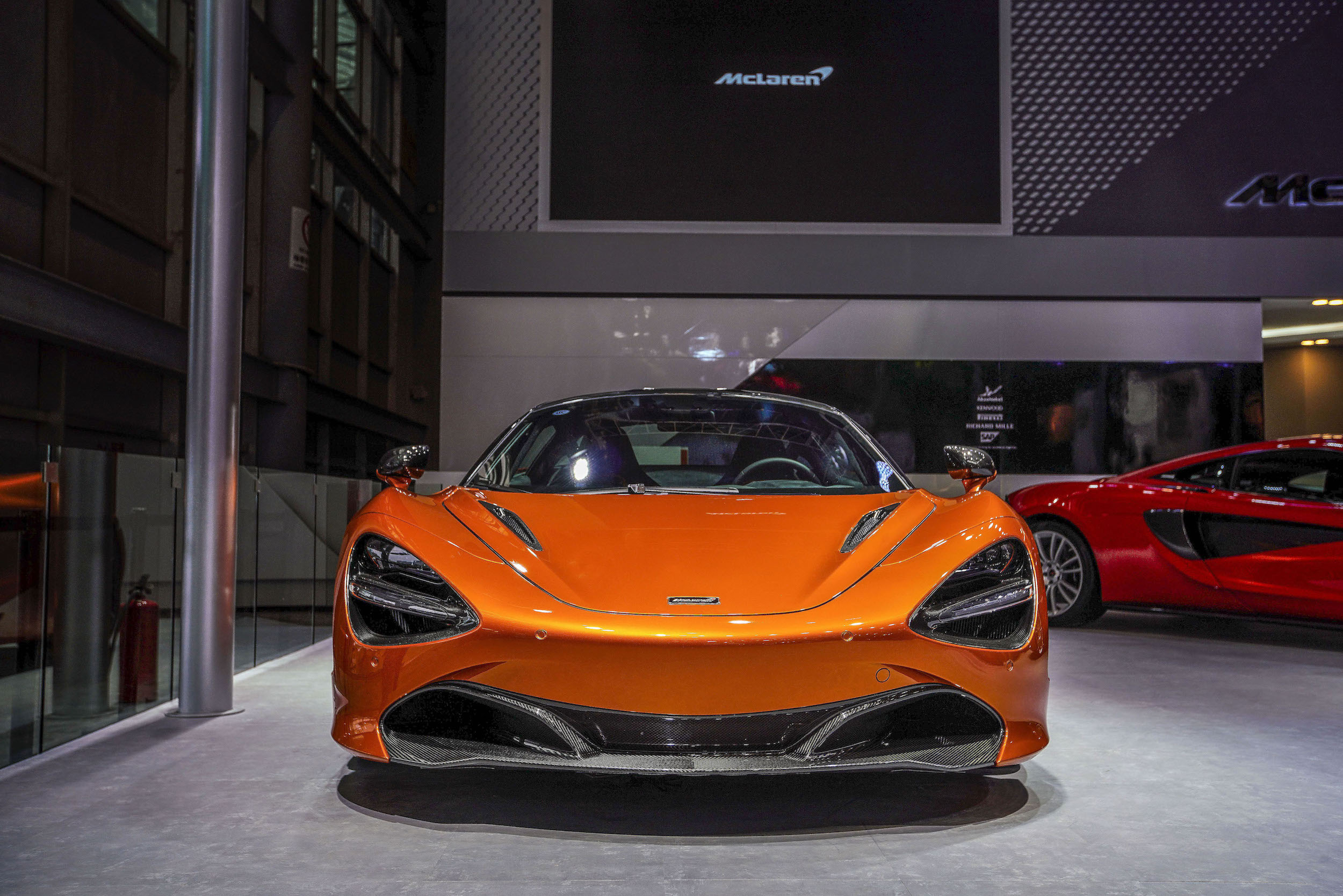 迈凯伦600lt震撼首秀成都车展,续写"长尾"传奇新篇章