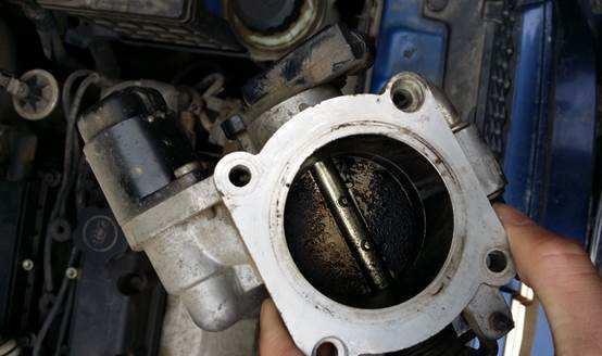 发动机积碳严不严重的判断方法,看完对照下你