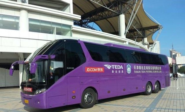 中国足球俱乐部最牛大巴车,比迈巴赫S680贵,车