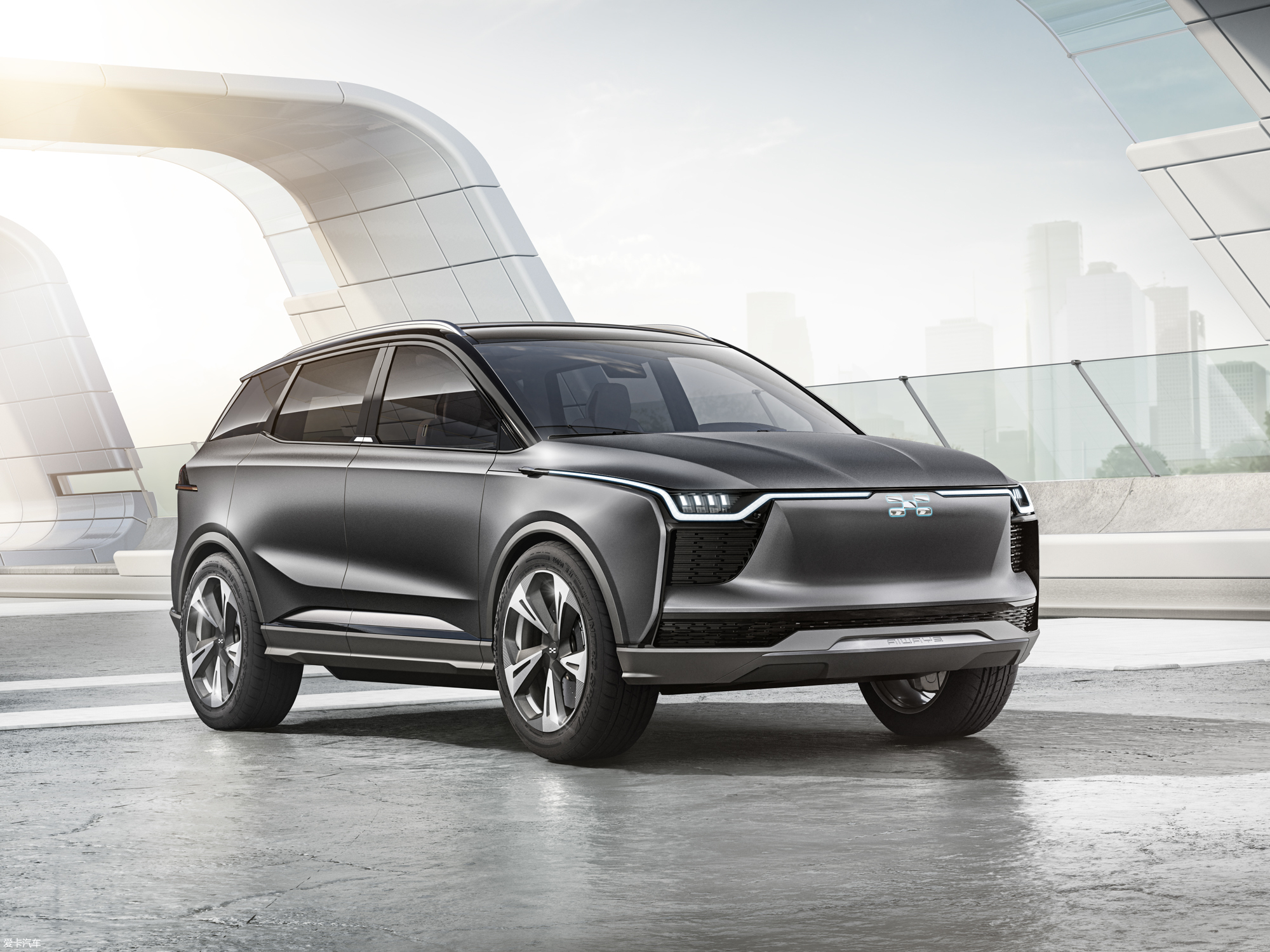 嘉兴新闻 图说嘉兴 > 正文          [爱驰u5 ion概念车]   外观方面