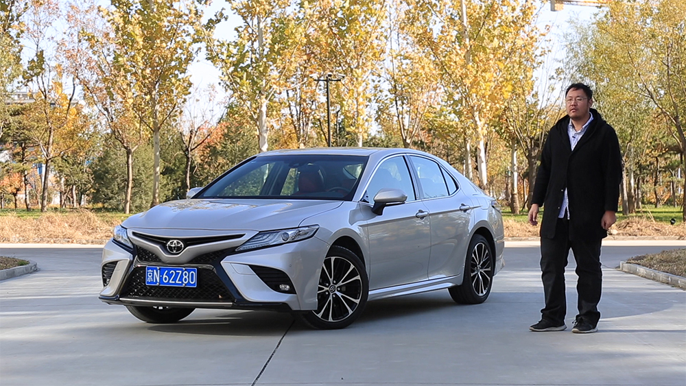 丰田2015款 凯美瑞 2.0g 豪华版