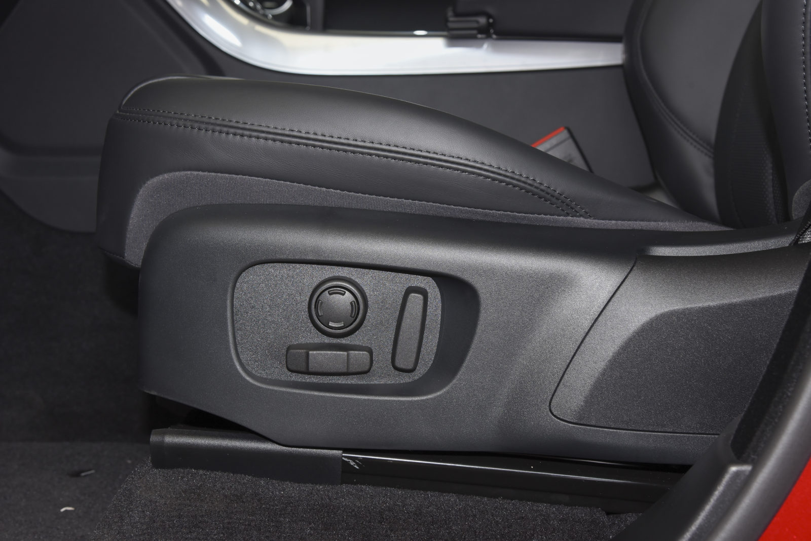 推荐2018款 3.0 V6 HSE DYNAMIC 2018款路虎