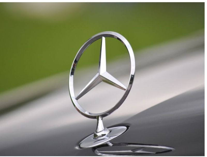 百年奔驰毁于断轴?维修总监承认设计缺陷但厂