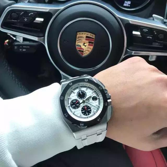 开什么车配什么表,开奔驰戴劳力士,开宾利戴什