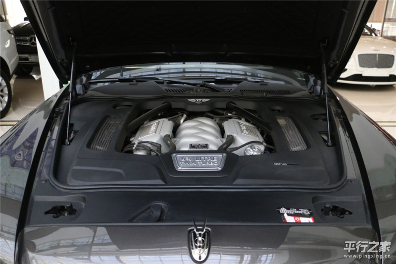 天津港巧遇最贵宾利:6.8T加长慕尚,猜猜