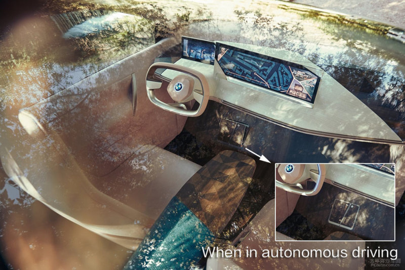 宝马Vision iNext在自动驾驶时油门和刹车