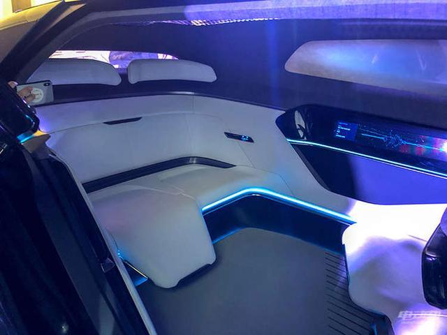主打车路协同，改变未来出行，华人运通发布智能汽车Concept-U