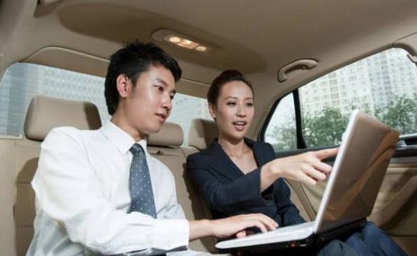 跟领导一起坐车，如果不懂座位礼仪，那你肯定要凉了!