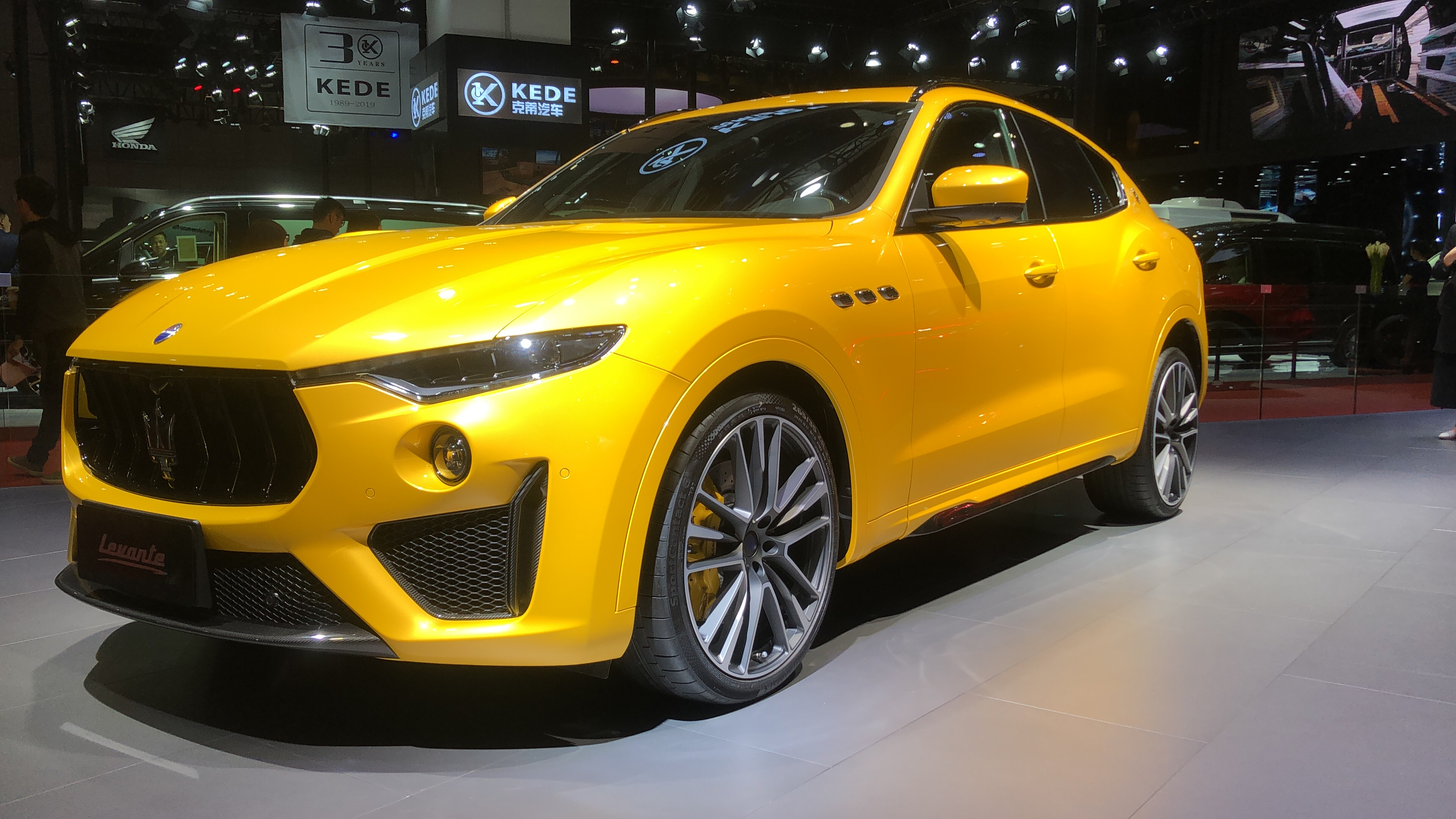 01摩德纳黄levante trofeo