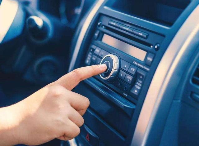 汽车开空调时噪音大是正常现象吗？
