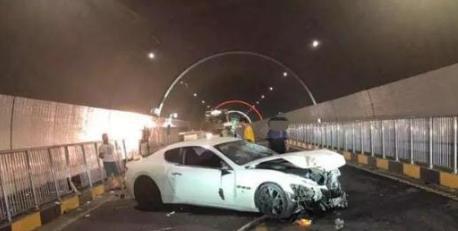 大二学生驾驶玛莎拉蒂隧道内单方车损严重