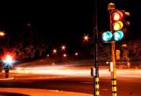 为什么开车遇到一个红灯，就会一路红灯？