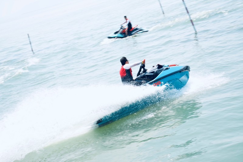 sea-doo喜度摩托艇苏州太湖演绎 "喜度人生"全文- 买车网