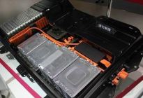 比亚迪推出新的铁锂电池，性能如何？