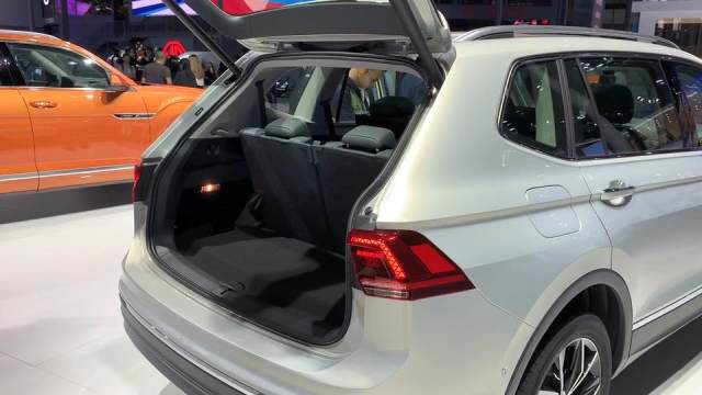 途观l 7座版后备箱设计时考虑太多,空间和功能都想要