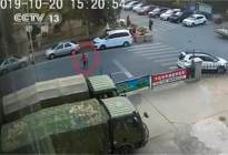 4名儿童1个月砸车盗窃34起“他只是个孩子”害了谁？