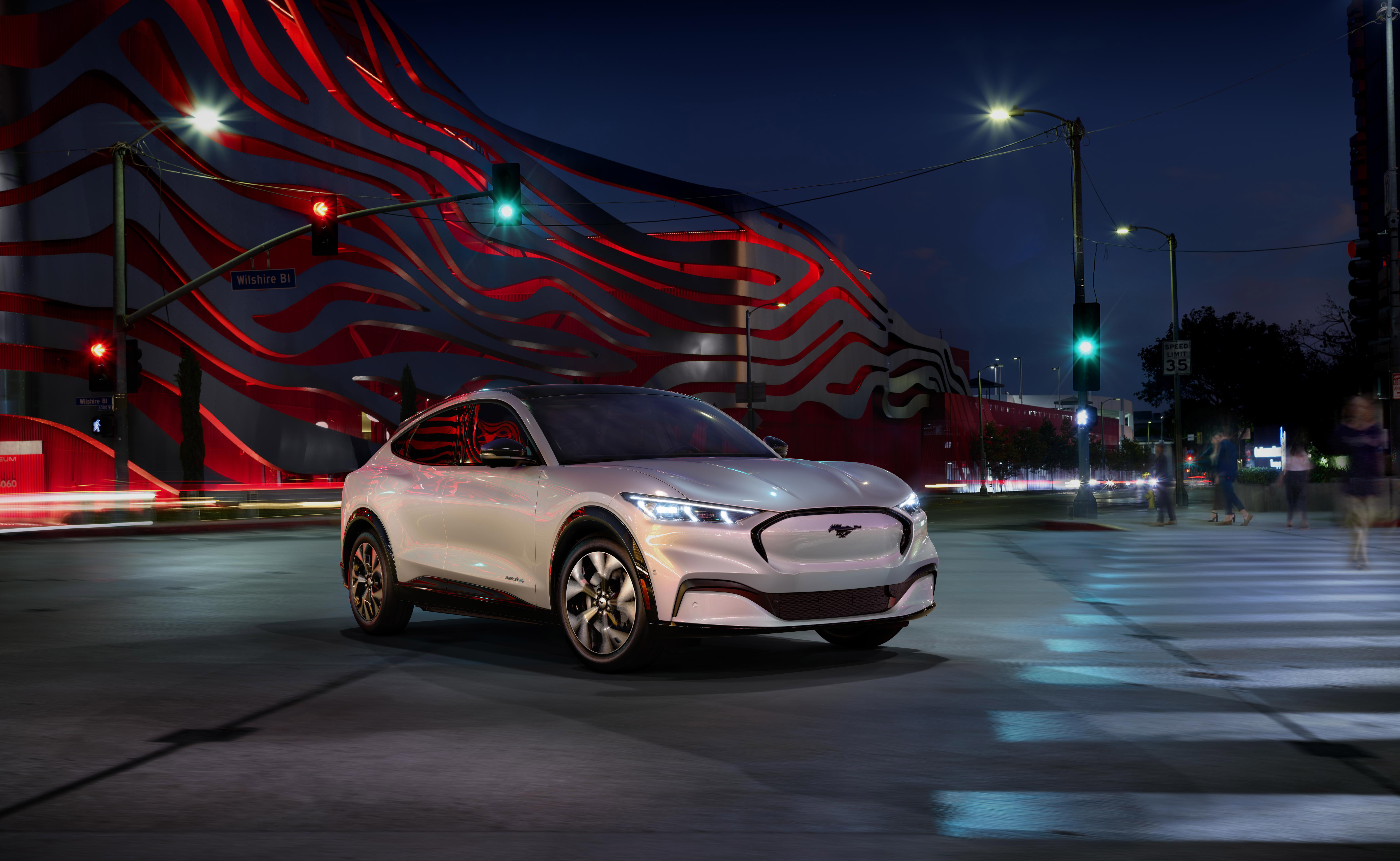 硬刚特斯拉modely福特首款性能纯电suv正式发布