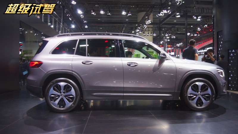30万就能买台奔驰7座suv?全新glb到店实拍
