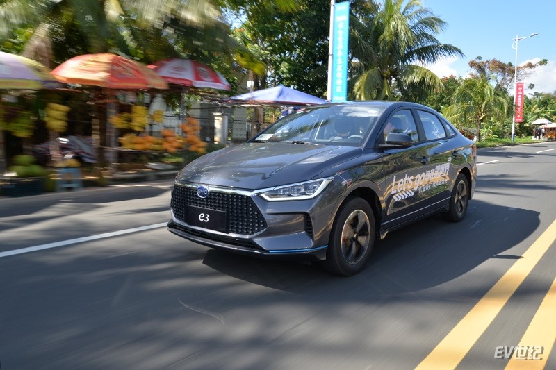 高颜值长续航还有大空间?试驾10万级纯电动比亚迪e3