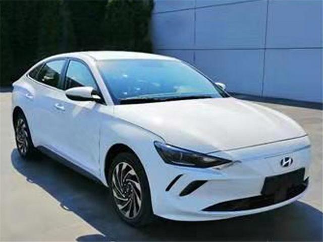 索纳塔十代、起亚K5、菲斯塔EV，这三款韩系家轿更运动了