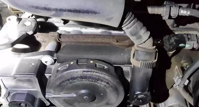 汽车方向机油为什么会溢出来 7a19f8d5f1d041ae9c83b2c6a85df892.jpg!jpg