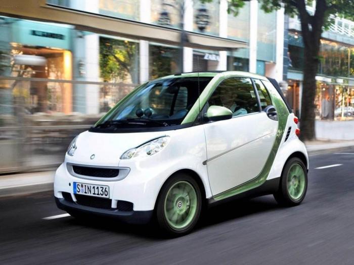 五菱宏光MINI EV，为何不如低速电动车好用？
