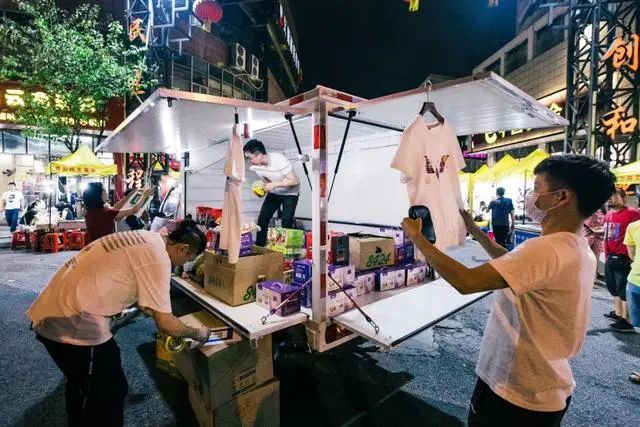 股价恐怕还得翻倍，五菱为何成为地摊经济正规军？
