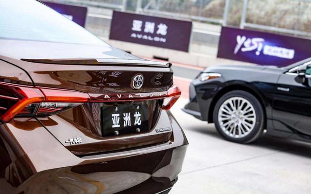 “逼死”皇冠的，是亚洲龙和雷克萨斯ES？