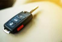 除了用来开车门之外，汽车遥控钥匙还有这些隐藏功能，快点了解。