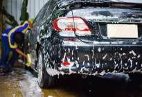 你自己真的会洗车吗？别让这些错误的洗车方法害了车