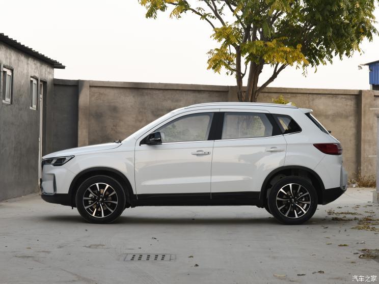 一汽奔腾 奔腾t33 2021款 1.2t dct豪华型