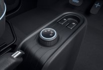 新款五菱MINI EV配置曝光，不仅有气囊，倒车影像也安排了