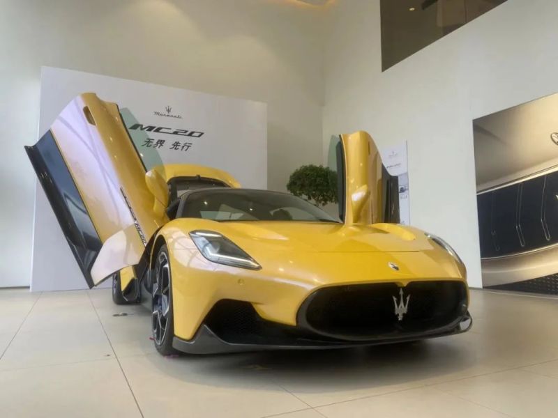 实拍玛莎拉蒂mc20绝尘黄,超级跑车就是要配上超级"骚"色全文 - 新闻