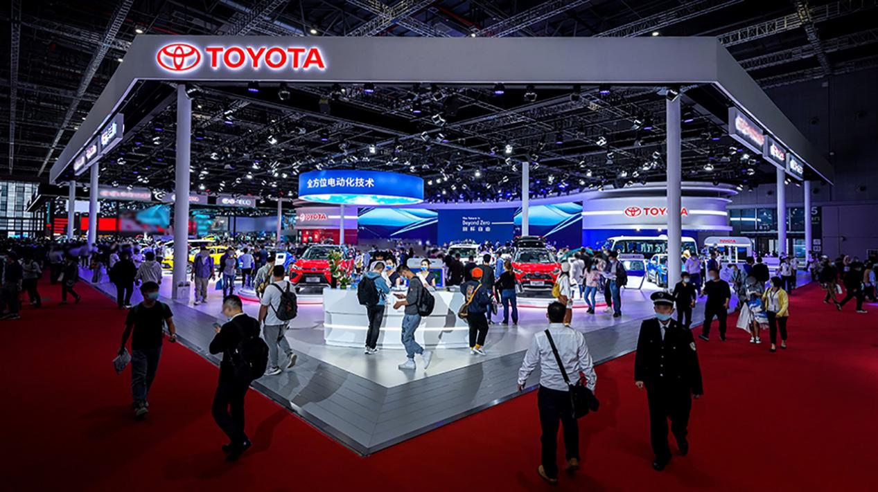 皇冠焕新龙腾狮舞 上海车展一汽丰田人气爆棚 - 汽车大全!