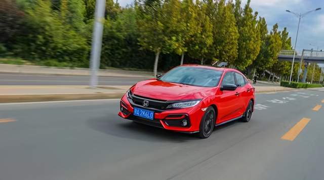 轴距排行榜_...轴距超过2.7米,价格仅十万出头,日产轩逸凭什么成为销量排行榜第...