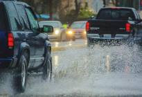#雨季驾车指南#雨天行车的注意事项，关乎安全