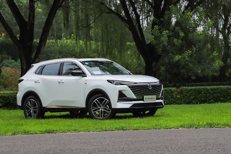 其次,即便是2022款长安cs55 plus起步定价要高于传祺cs4 plus,但考究