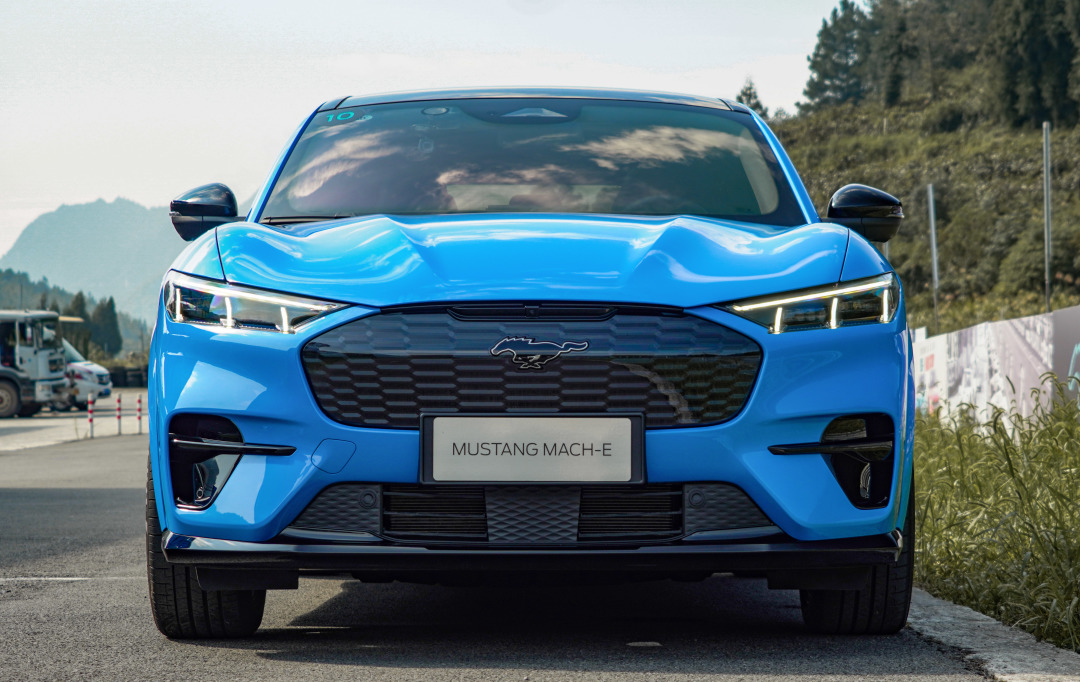当"烈马"通上了电!试驾福特mustang mach-e