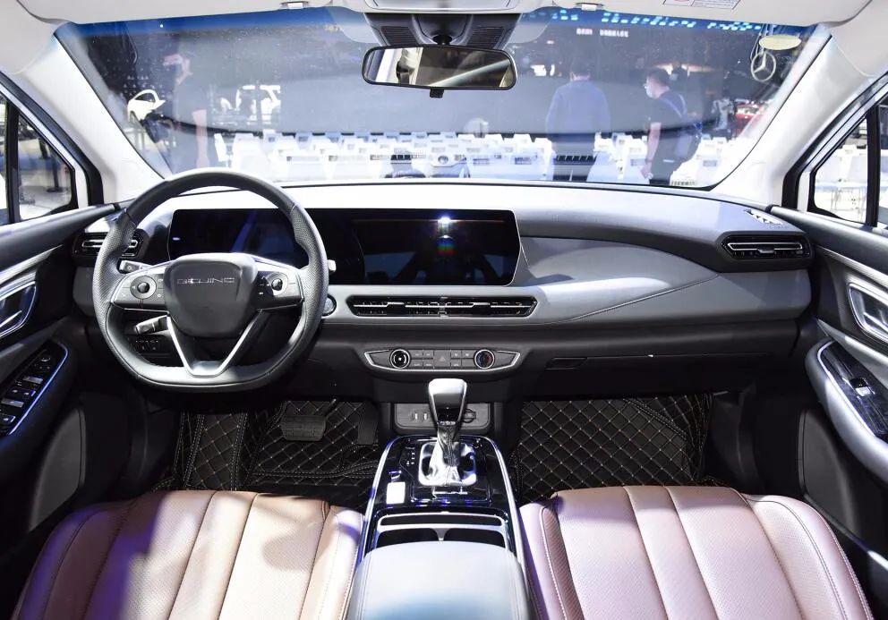 比电动版便宜了近六万,北京u5 plus上市